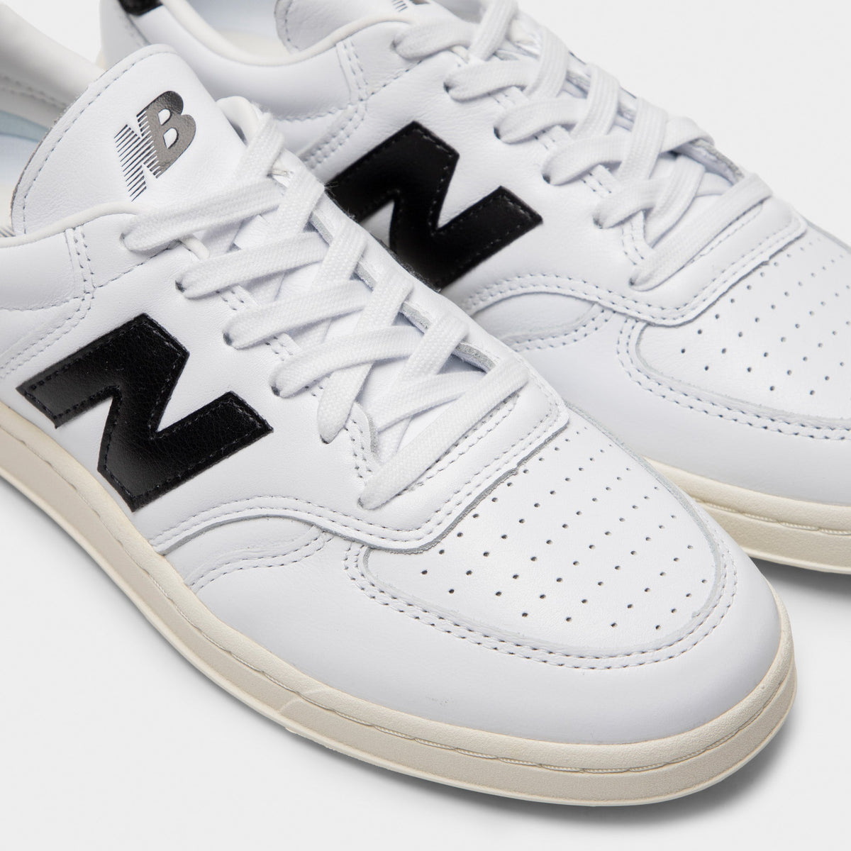 New Balance T500 White / Black Sneakers - Product view 3
