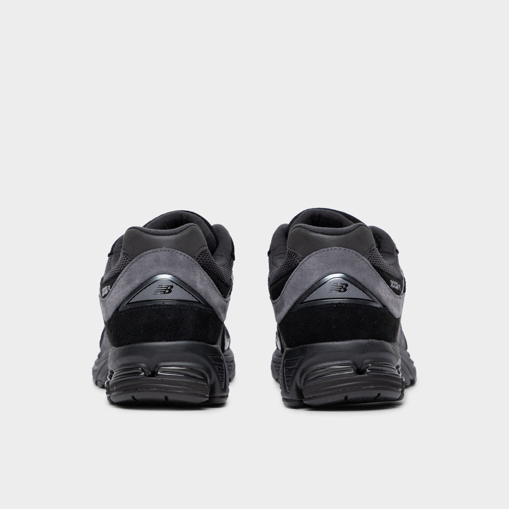 New Balance 2002 Sneakers - Black / Black - Product view 4