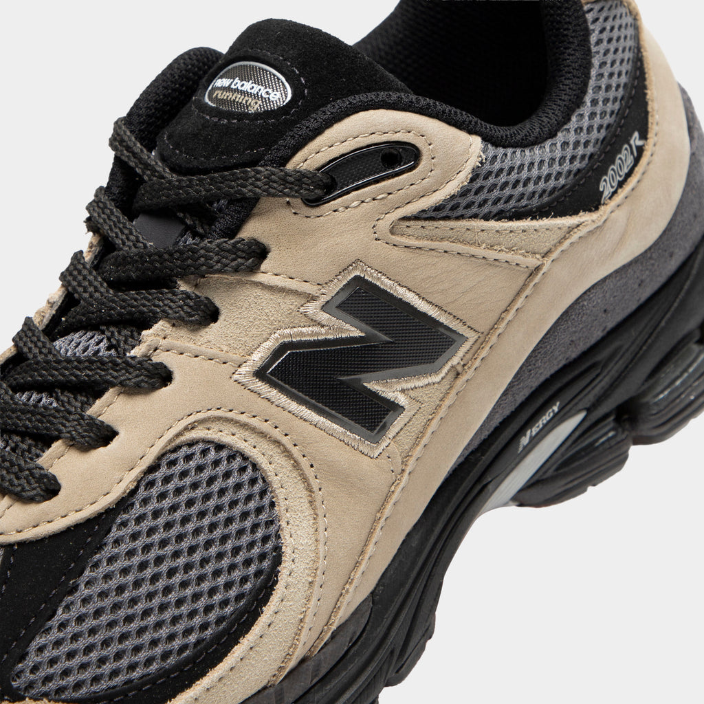 New Balance 2002R Sneakers - Black / Brown - Product view 3