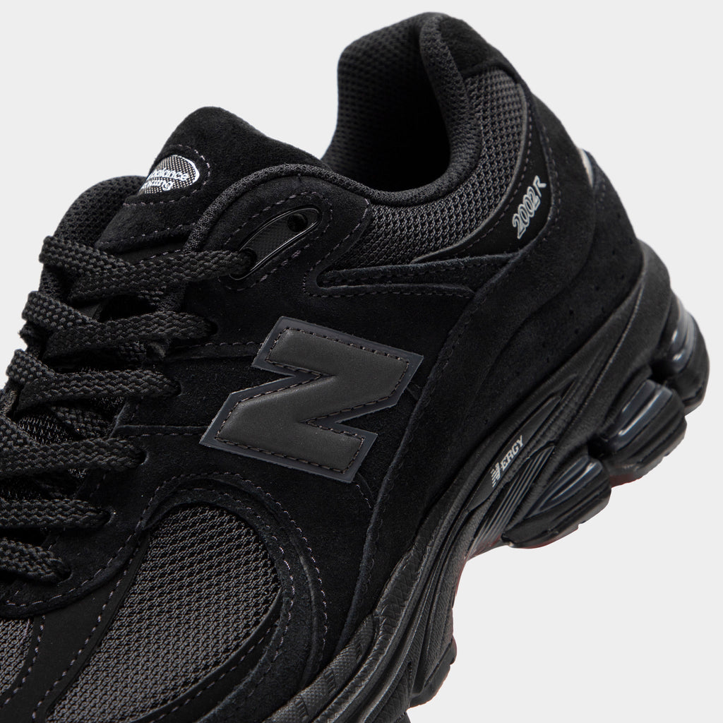 New Balance 2002R Sneakers - Black / Metallic - Product view 3